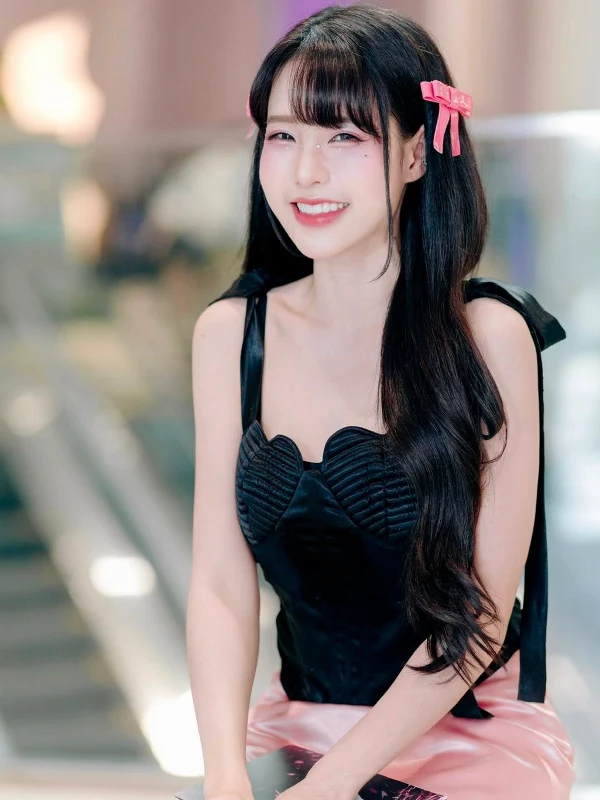 kanomroo ขนมรู คณาณัฐ ภาพเดี่ยวที่ 3