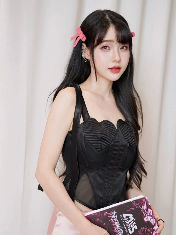 kanomroo ขนมรู คณาณัฐ ภาพเดี่ยวที่ 4