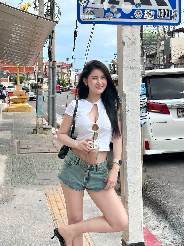 พะพอย Papicchaya Ploysaieak ภาพที่ 1