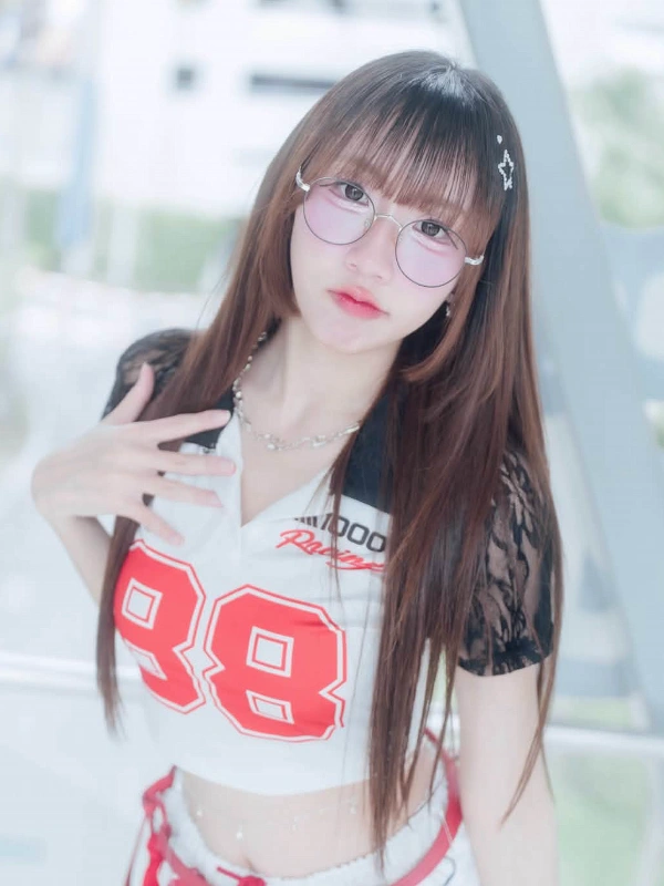 แคลร์ Claire Angevil หน้า Facebook
