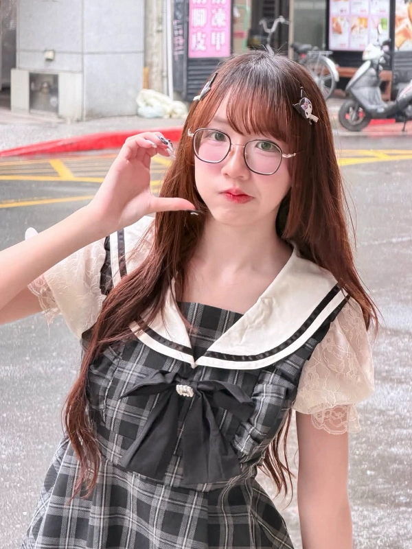 แคลร์ Orange Angel สไตล์โปรไฟล์