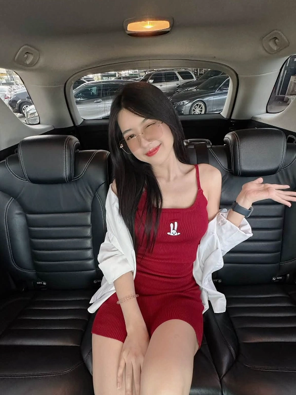 น้องใบเตยผู้หญิงขายรถ โพสต์รถล่าสุด