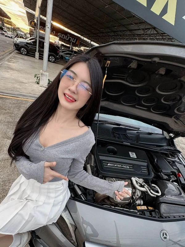 น้องใบเตยผู้หญิงขายรถ ฐานผู้ติดตาม
